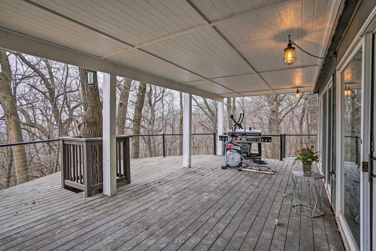 Chic Chaska Retreat With Spacious Deck And Views! Exterior photo